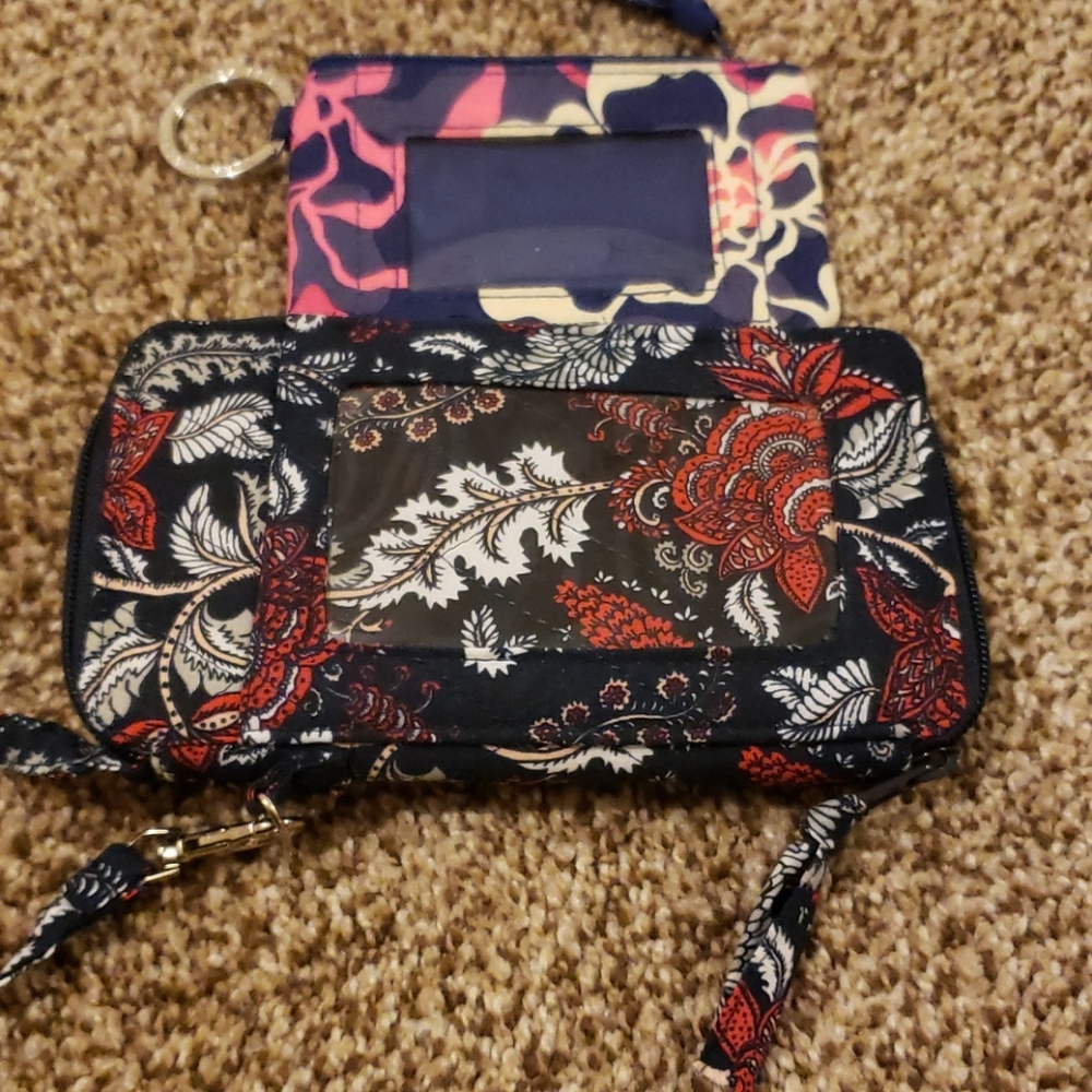 Wristlet wallet